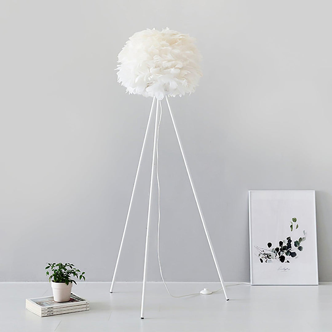Eos Feather Floor Lamp - Vakkerlight