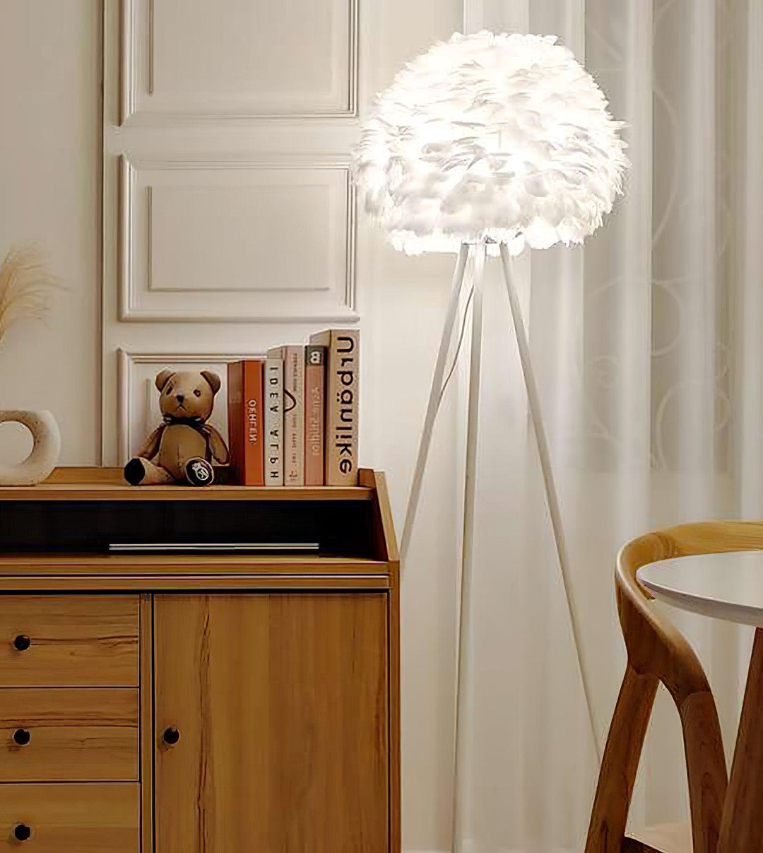 Eos Feather Floor Lamp - Vakkerlight