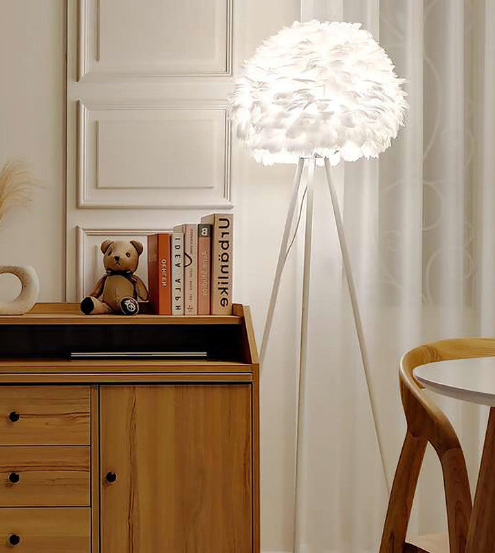 Eos Feather Floor Lamp - Vakkerlight