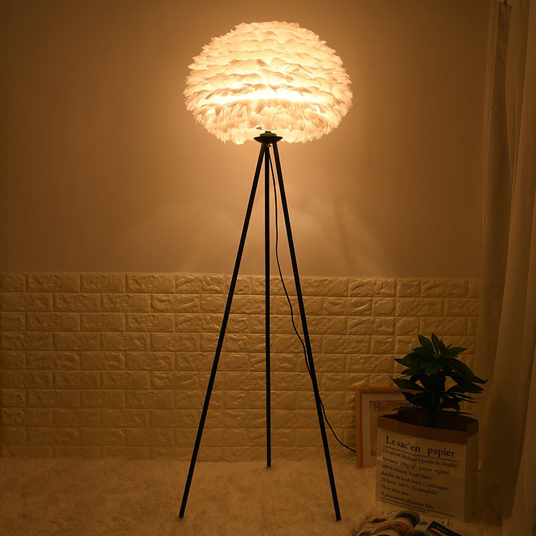 Eos Feather Floor Lamp - Vakkerlight