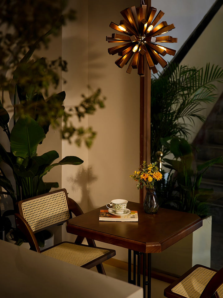 Nova Burst Chandelier - Vakkerlight