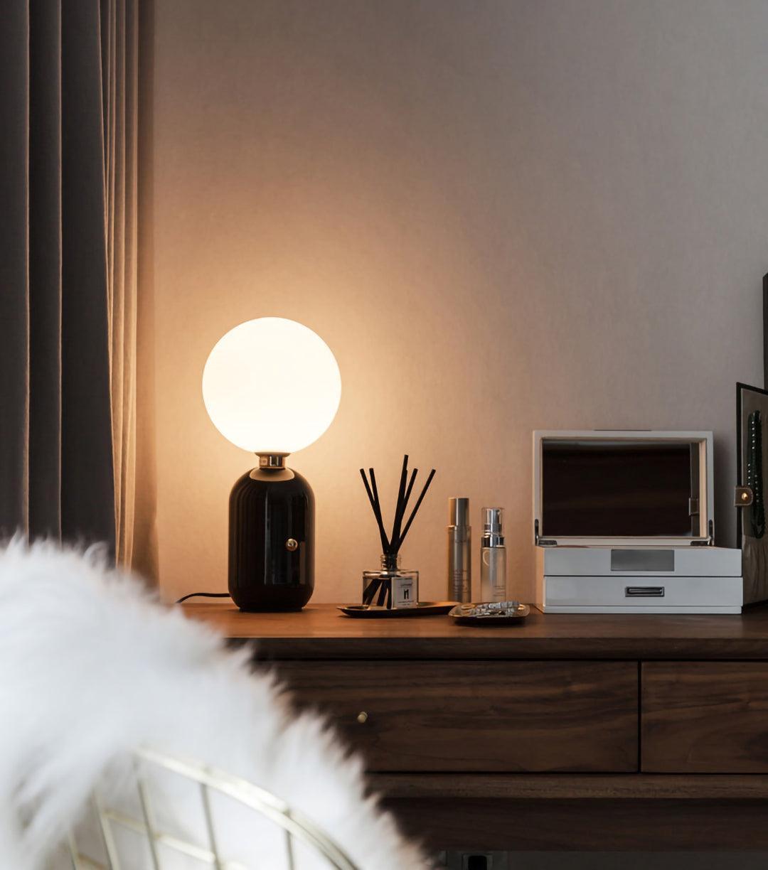 Kade Table Lamp - Vakkerlight