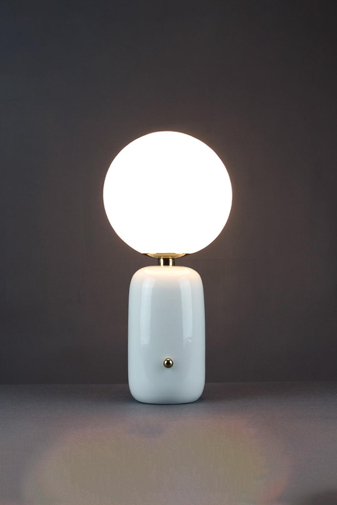Kade Table Lamp - Vakkerlight
