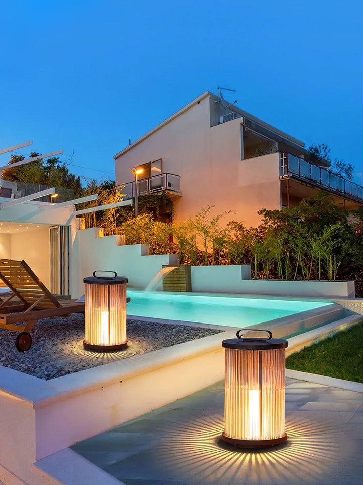 Lantern Garden Solar Outdoor Light - Vakkerlight
