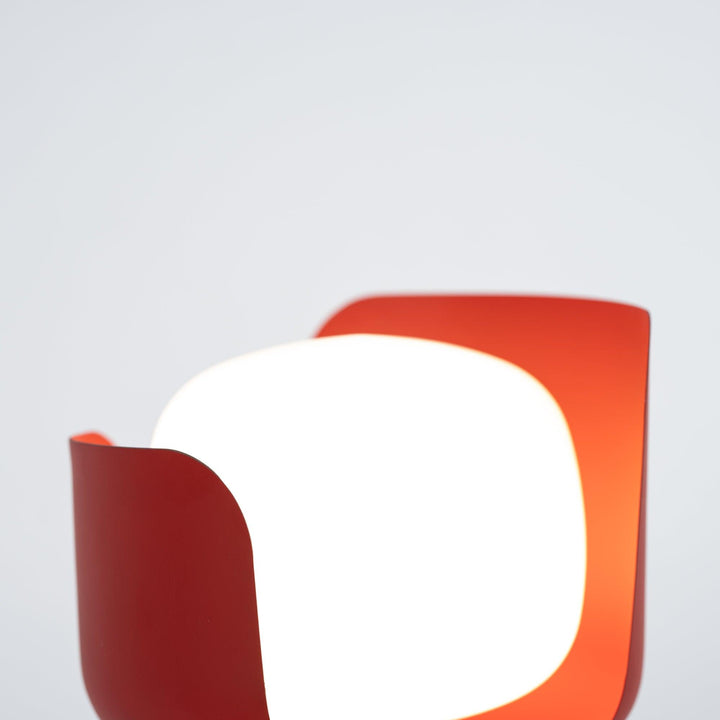 Blom Table Lamp - Vakkerlight