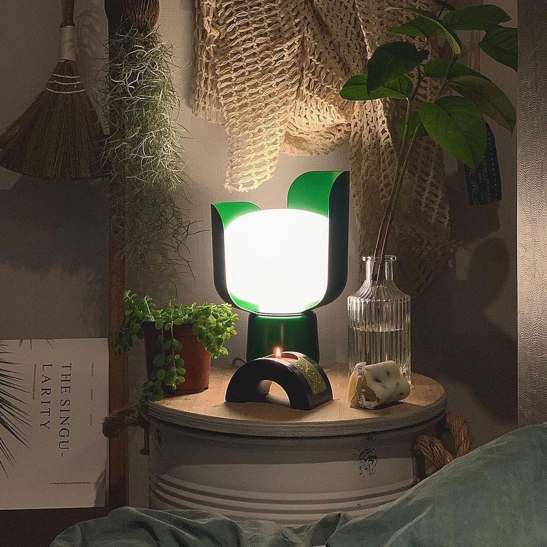 Blom Table Lamp - Vakkerlight
