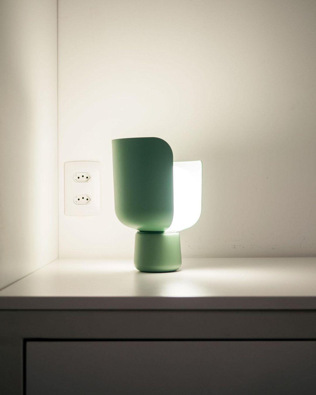Blom Table Lamp - Vakkerlight