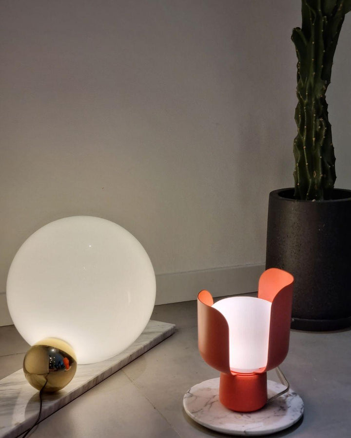 Blom Table Lamp - Vakkerlight