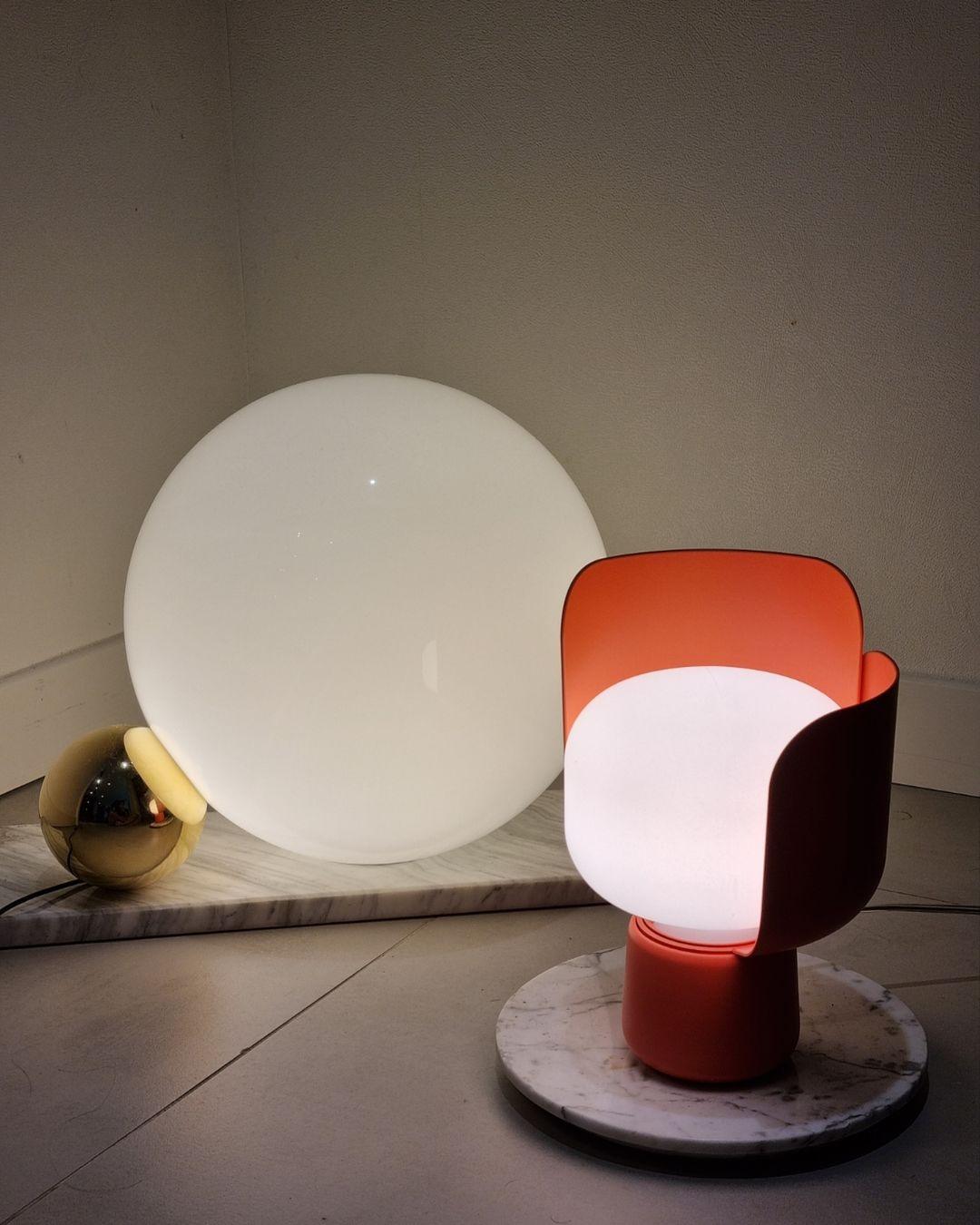 Blom Table Lamp - Vakkerlight