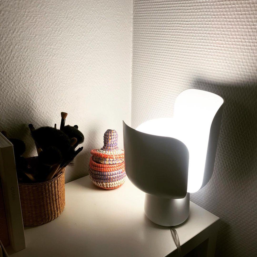 Blom Table Lamp - Vakkerlight