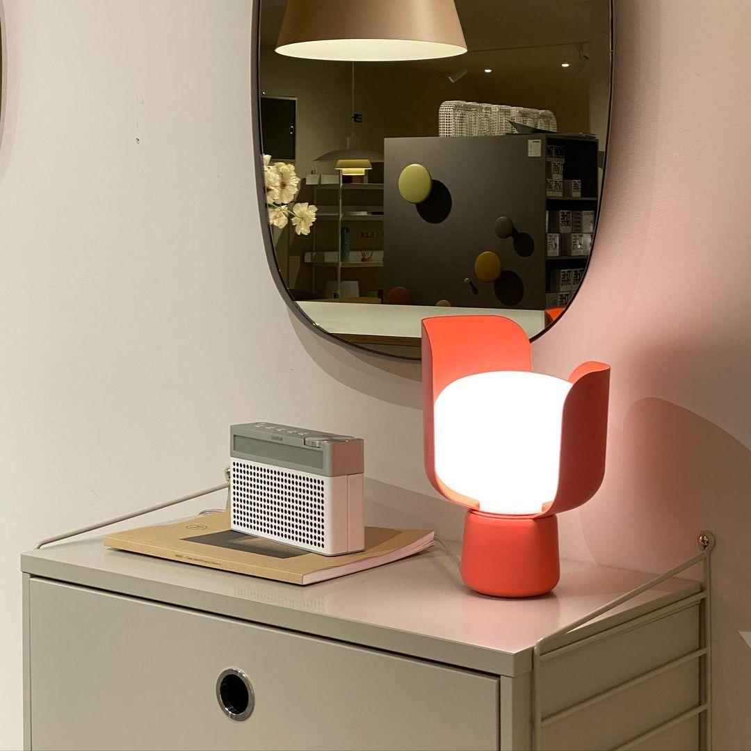 Blom Table Lamp - Vakkerlight