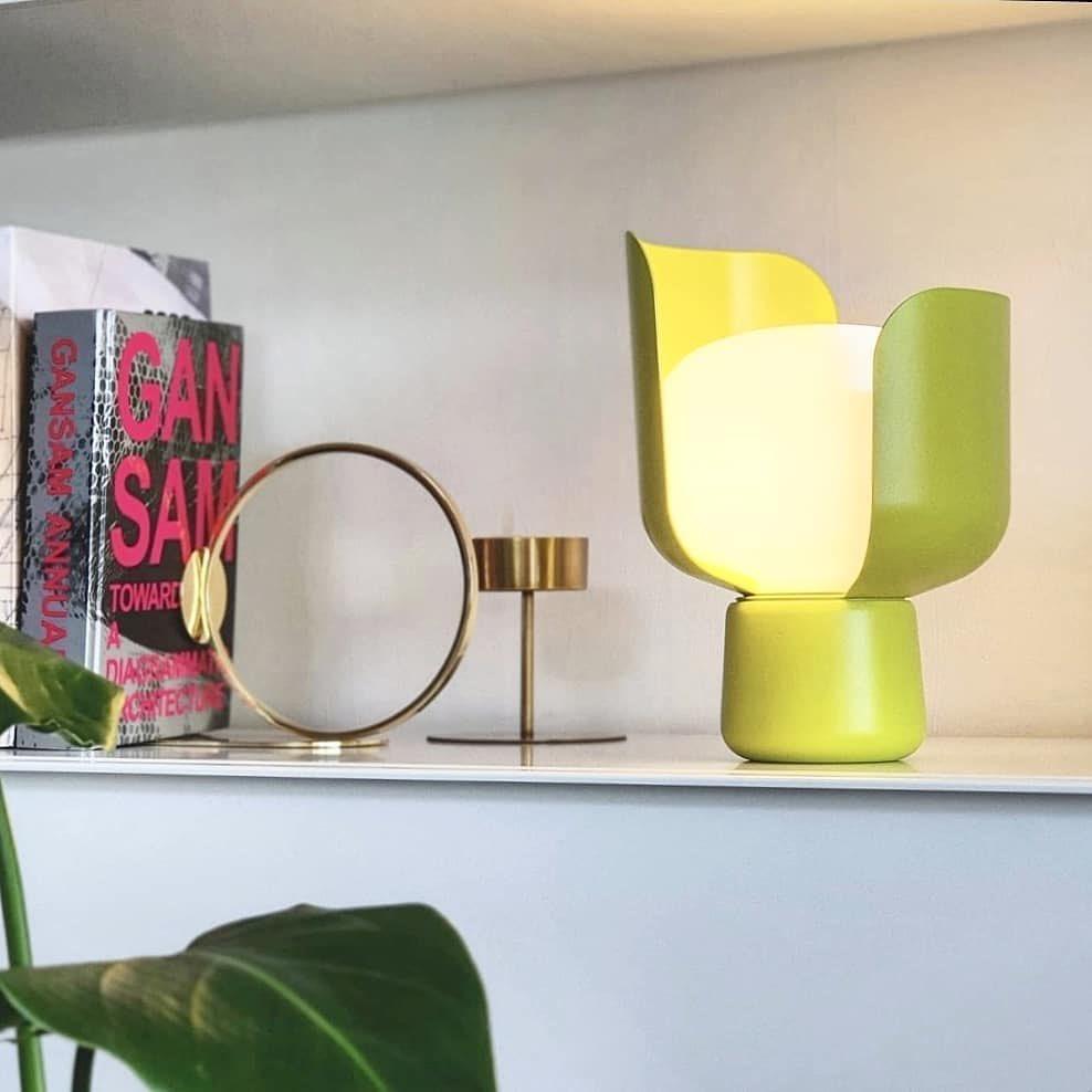 Blom Table Lamp - Vakkerlight
