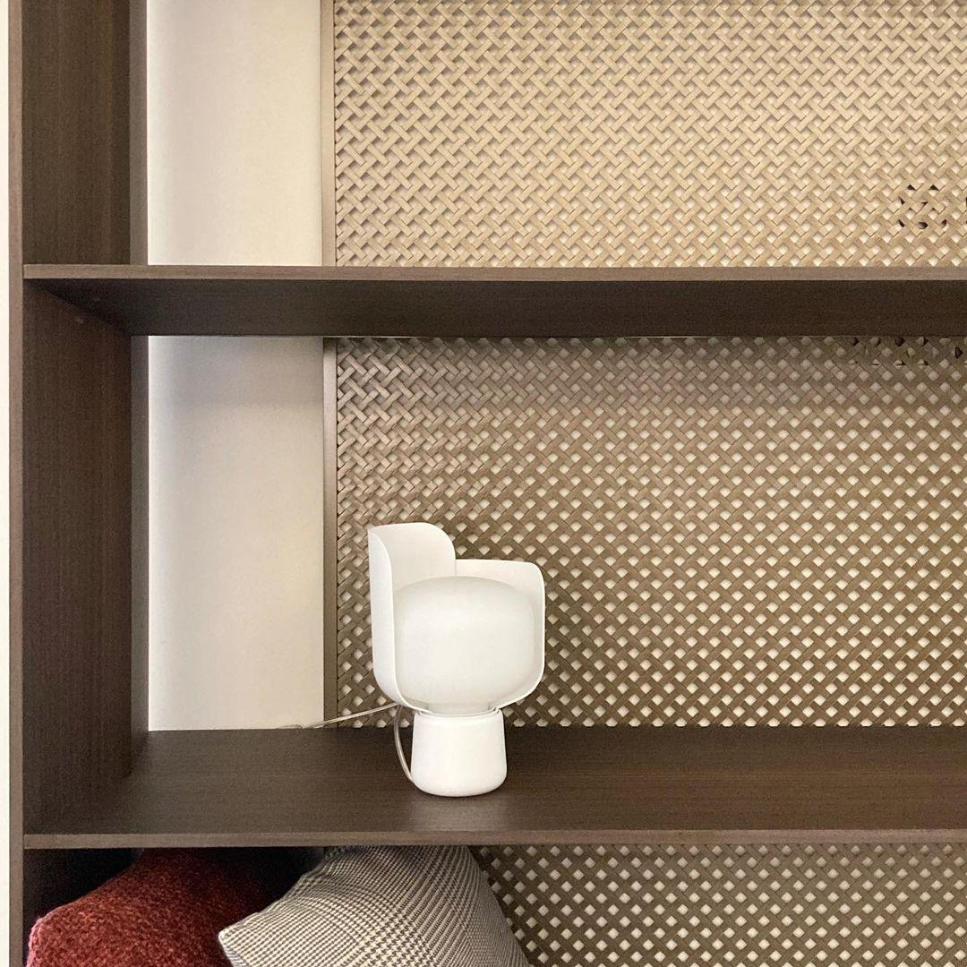 Blom Table Lamp - Vakkerlight