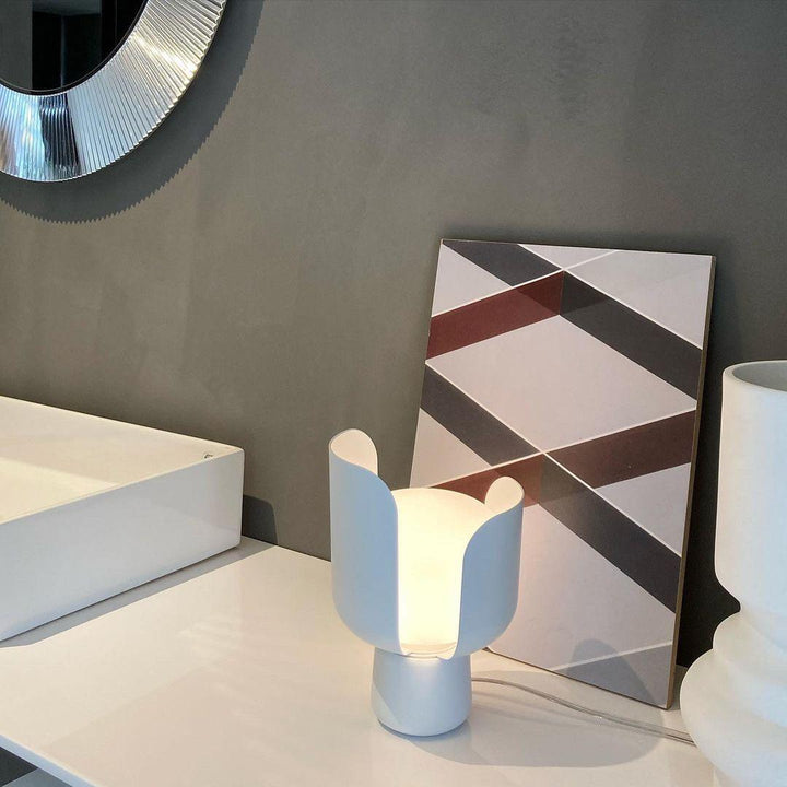Blom Table Lamp - Vakkerlight