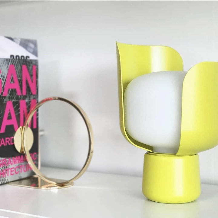 Blom Table Lamp - Vakkerlight