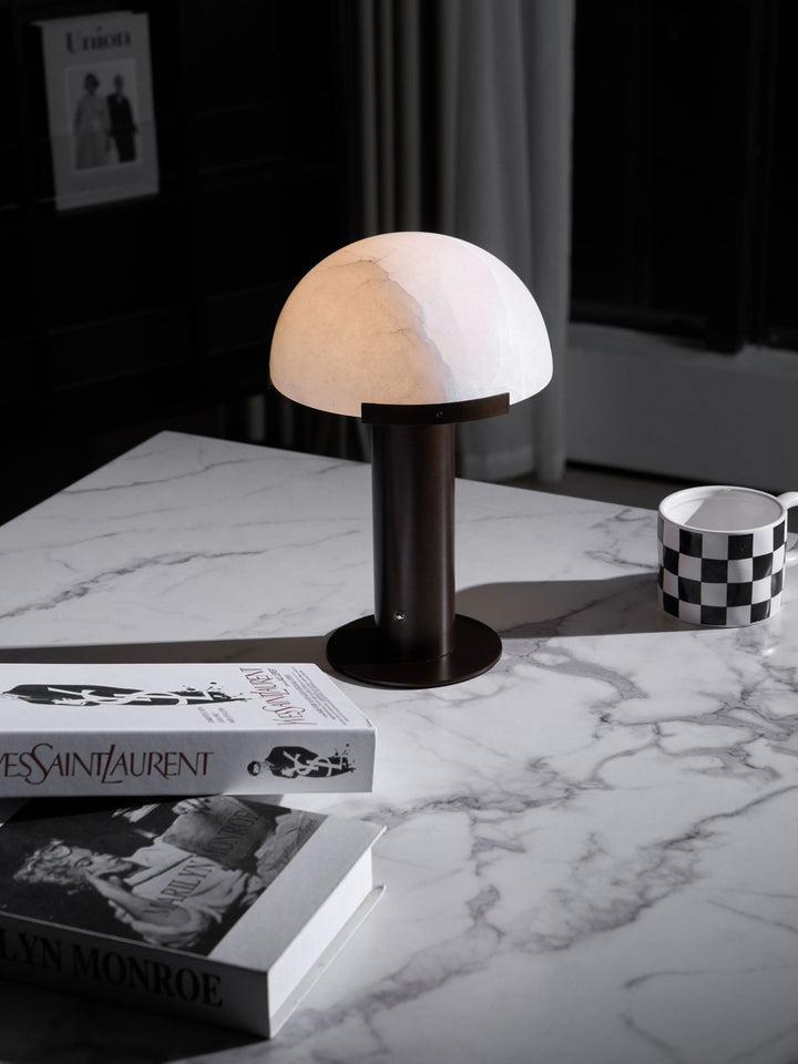 Elegance Alabaster Table Lamp - Vakkerlight