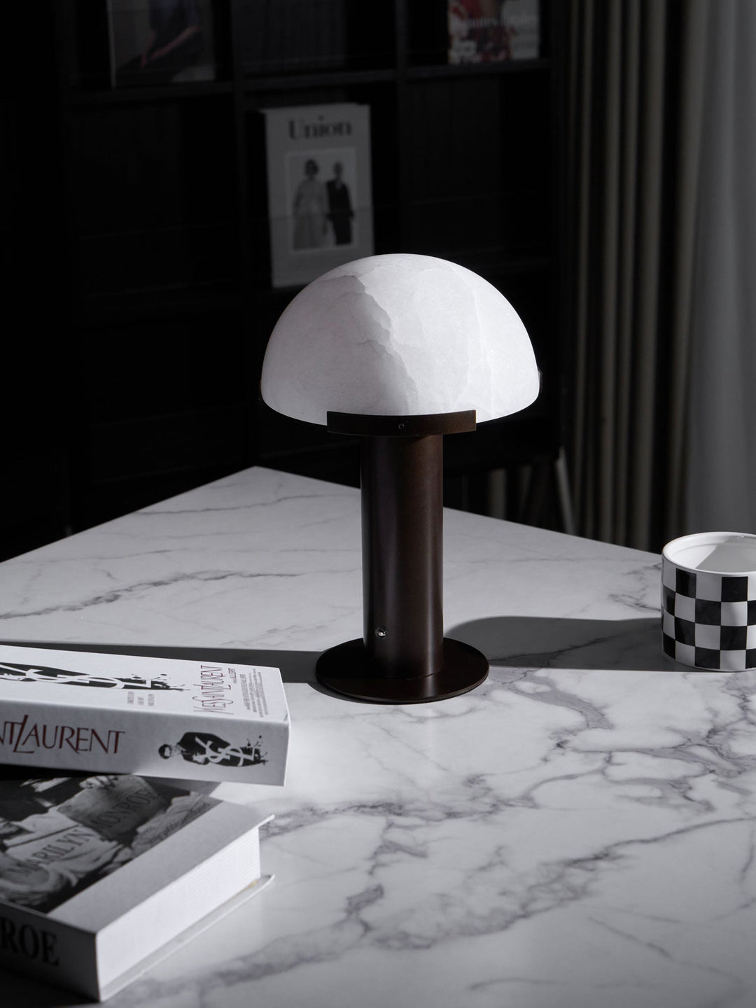 Elegance Alabaster Table Lamp - Vakkerlight