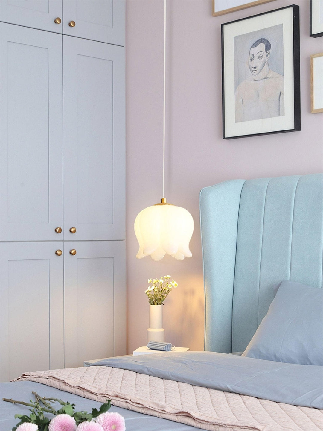 Elegant Floral Pendant Light - Vakkerlight