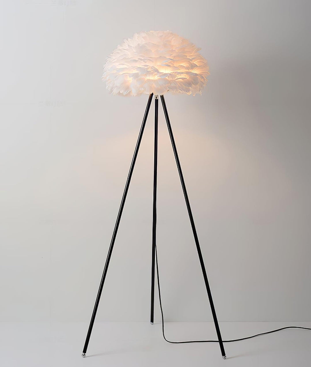 Eos Feather Floor Lamp - Vakkerlight