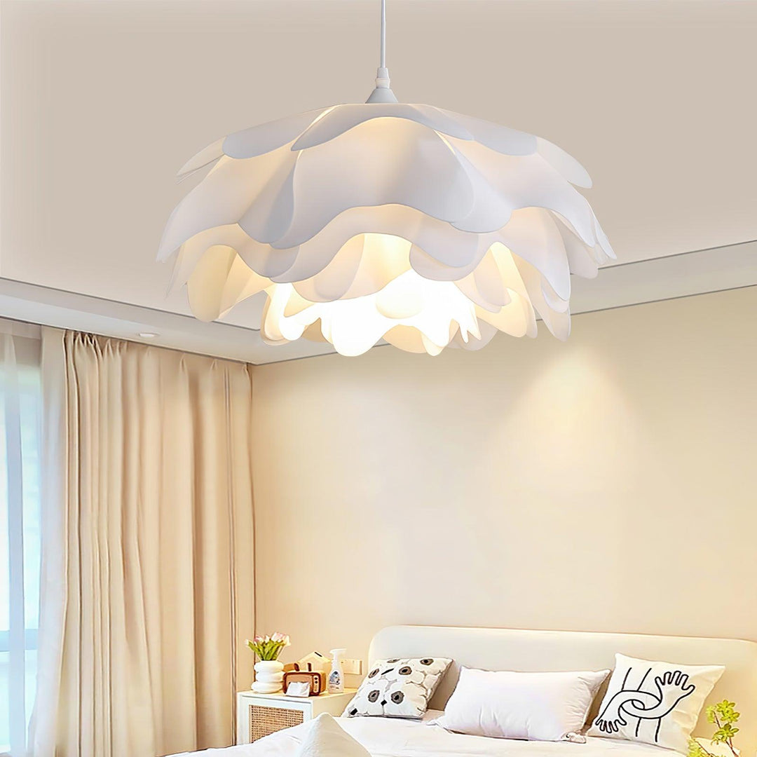 Flower Shaped White Pendant Lamp - Vakkerlight