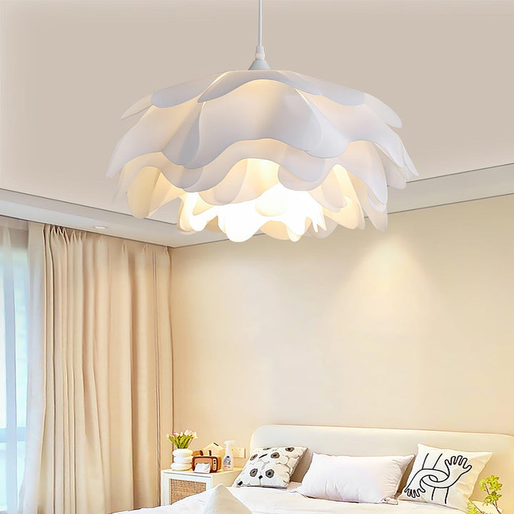 Flower Shaped White Pendant Lamp - Vakkerlight