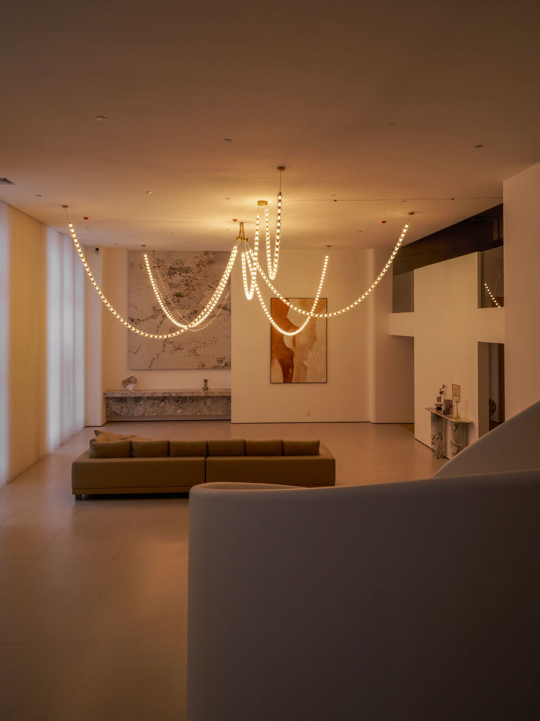 Gabriel Gold Chandelier - Vakkerlight