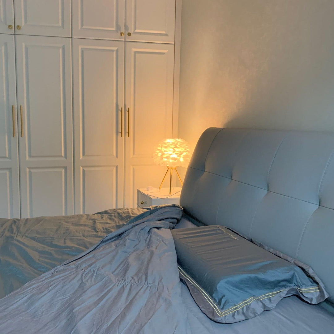 Goose Feather Table Lamp - Vakkerlight