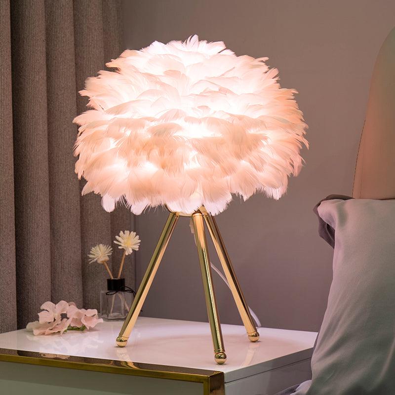 Goose Feather Table Lamp - Vakkerlight
