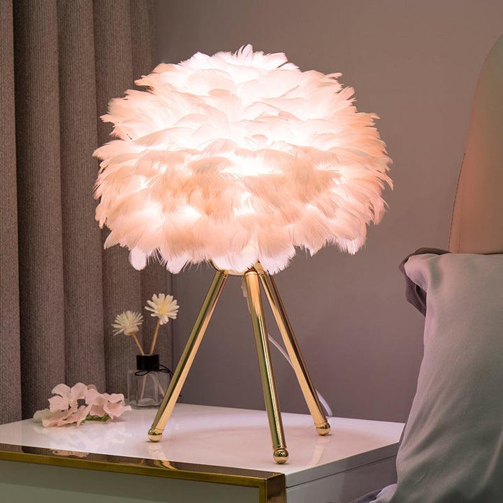 Goose Feather Table Lamp - Vakkerlight