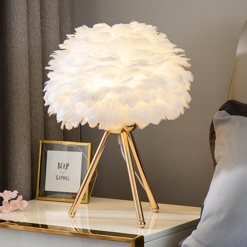 Goose Feather Table Lamp - Vakkerlight