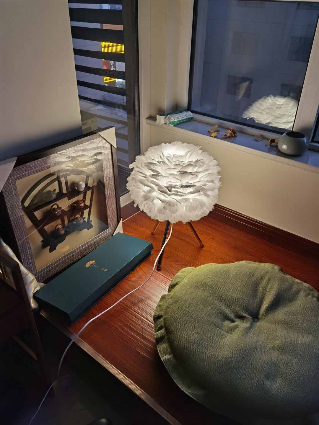 Goose Feather Table Lamp - Vakkerlight