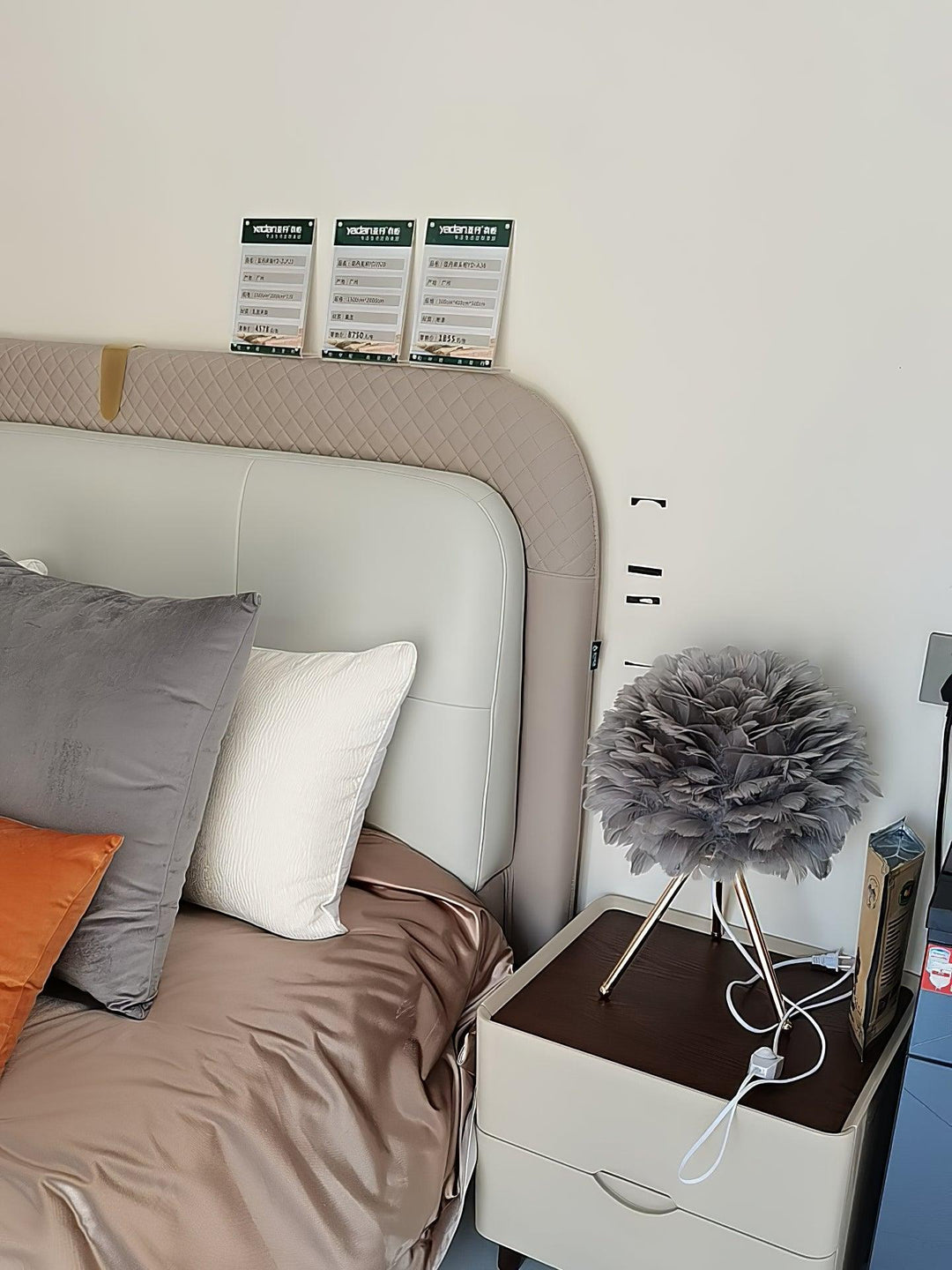 Goose Feather Table Lamp - Vakkerlight