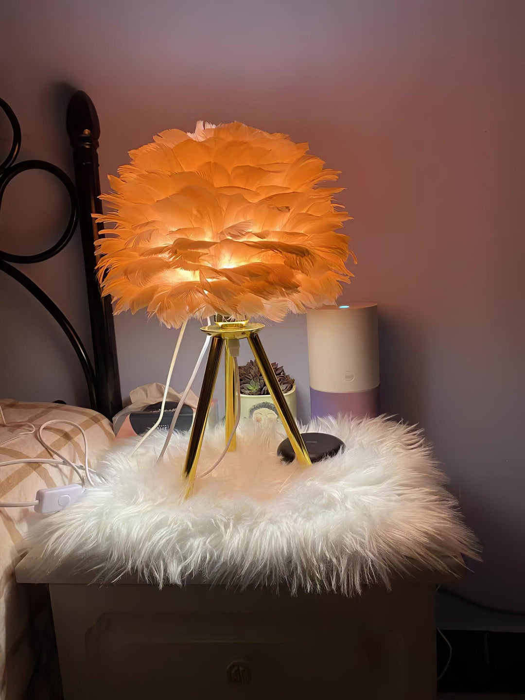 Goose Feather Table Lamp - Vakkerlight