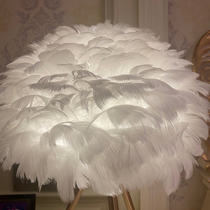 Goose Feather Table Lamp - Vakkerlight