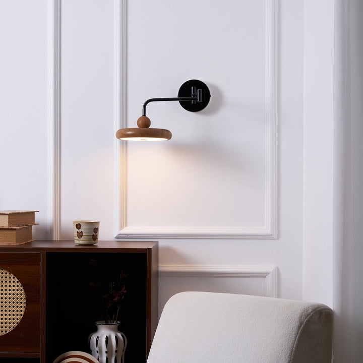 Karlin Wall Light