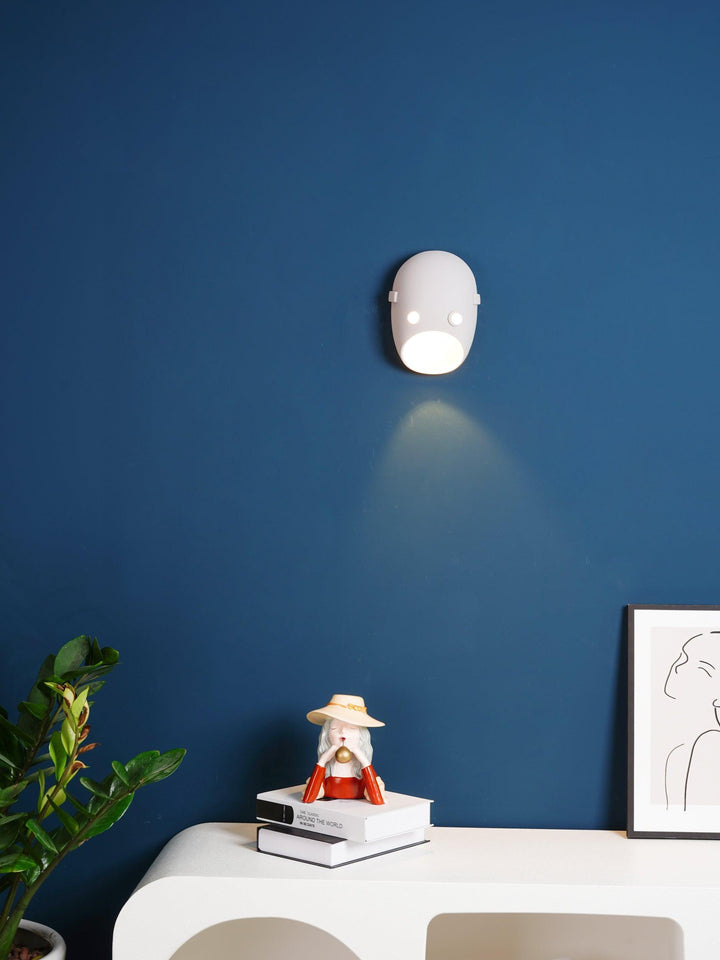 Mask Wall Light - Vakkerlight