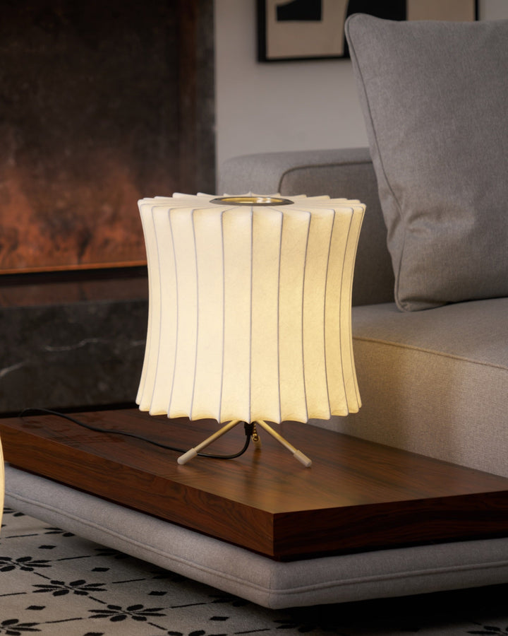 Nelson Tripod Table Lamp - Vakkerlight