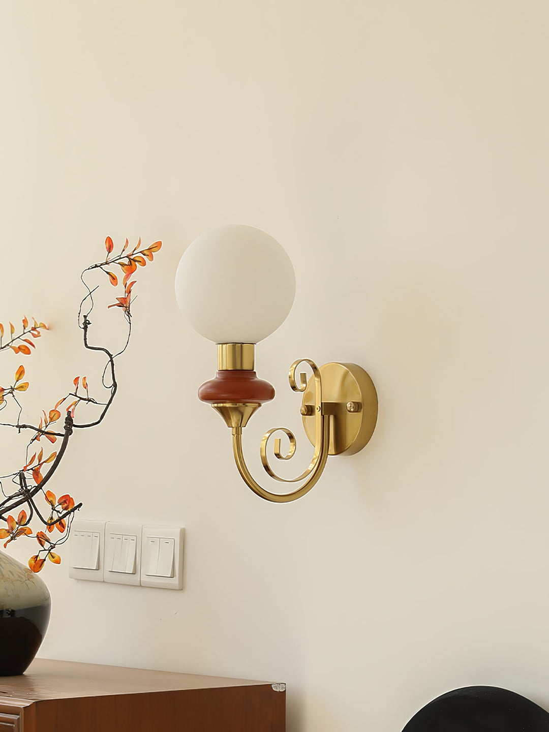 Onyx Plug-in Wall Lamp