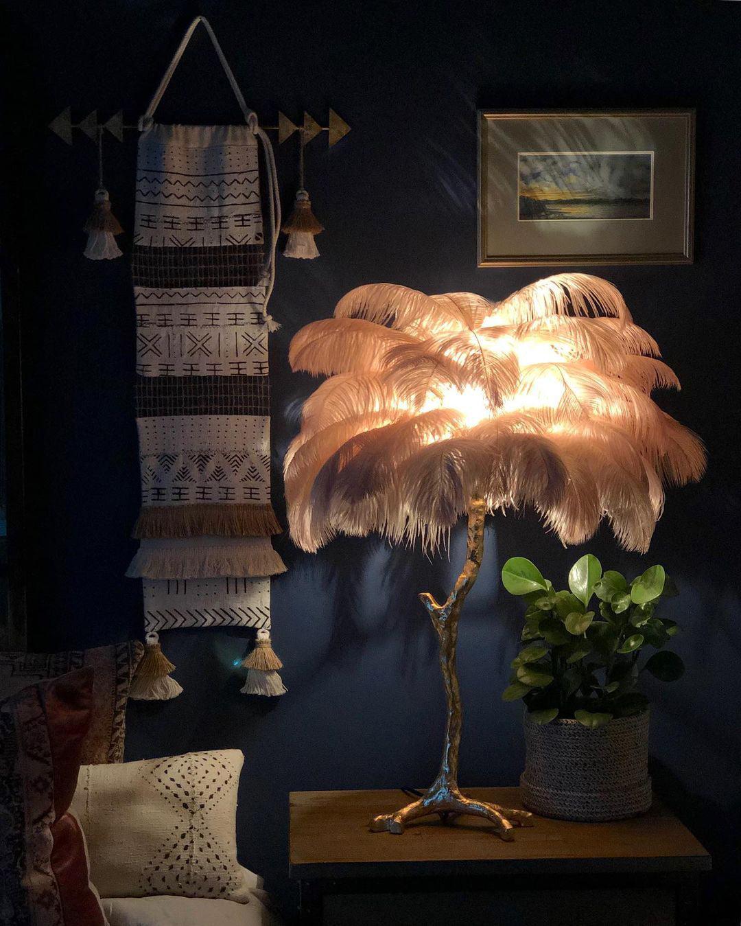 Ostrich Feather Table Lamp - Vakkerlight