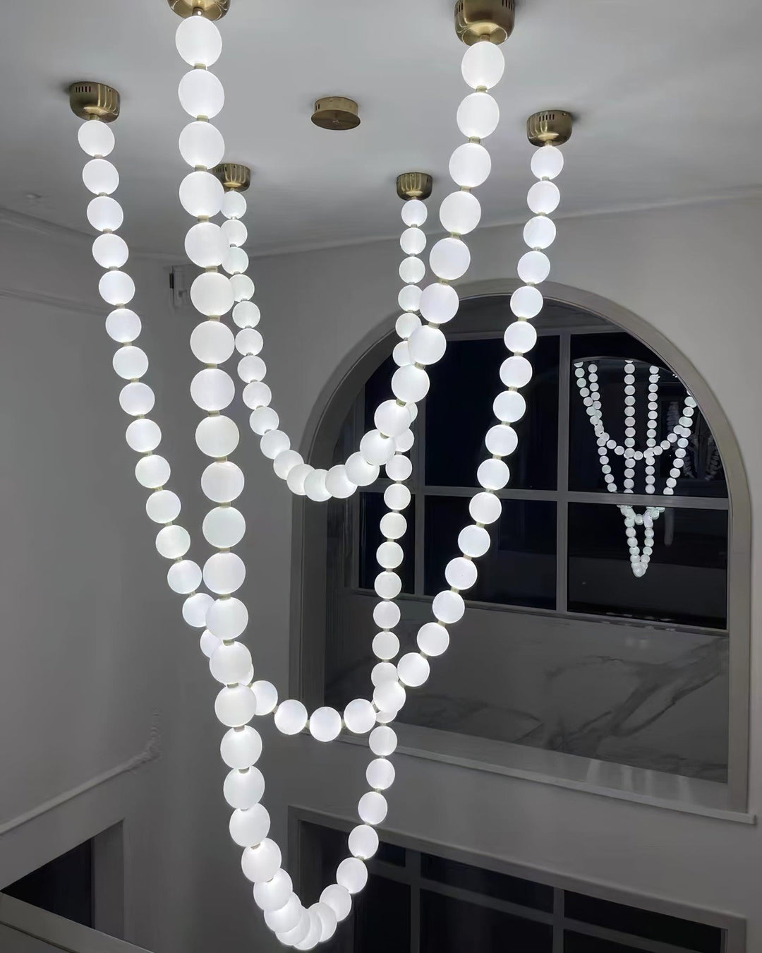 Pearl Necklace Balls Chandelier - Vakkerlight