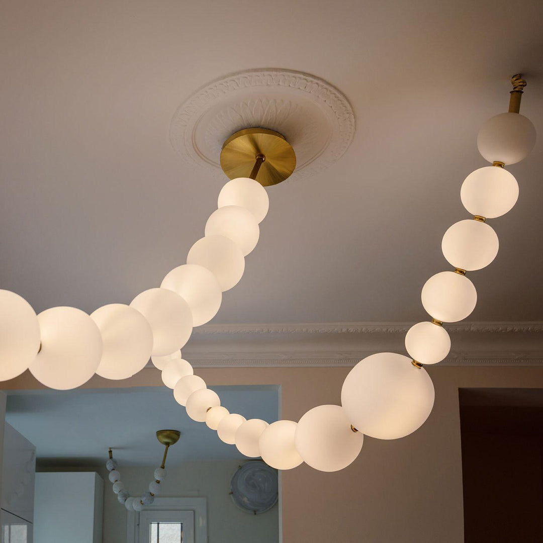 Pearl Necklace Balls Chandelier - Vakkerlight
