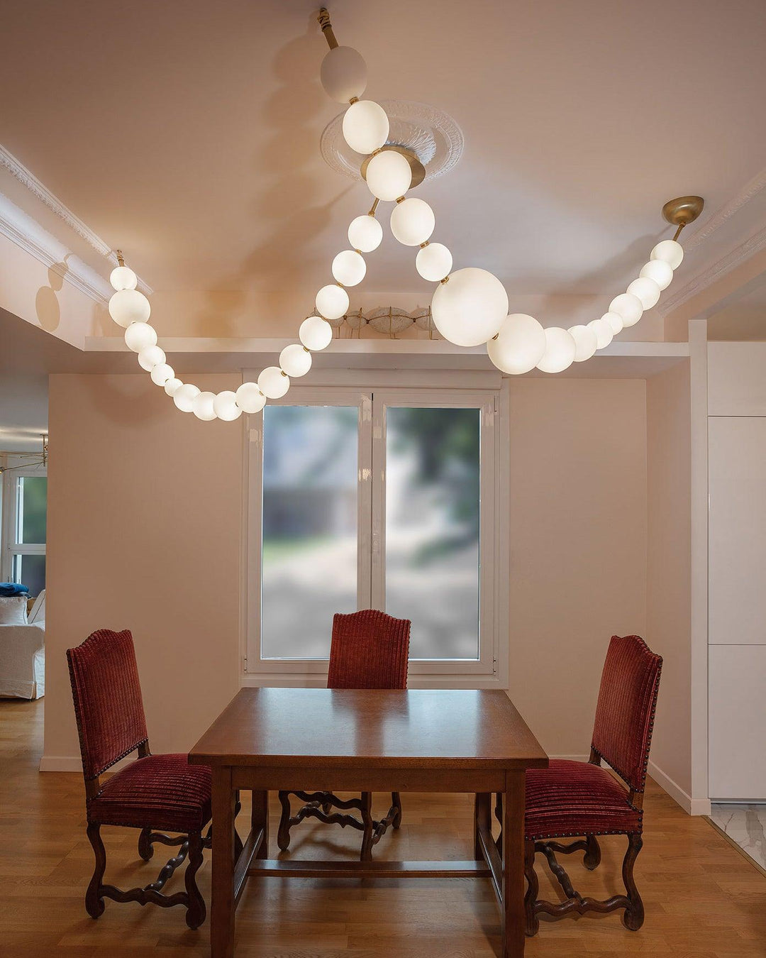 Pearl Necklace Balls Chandelier - Vakkerlight