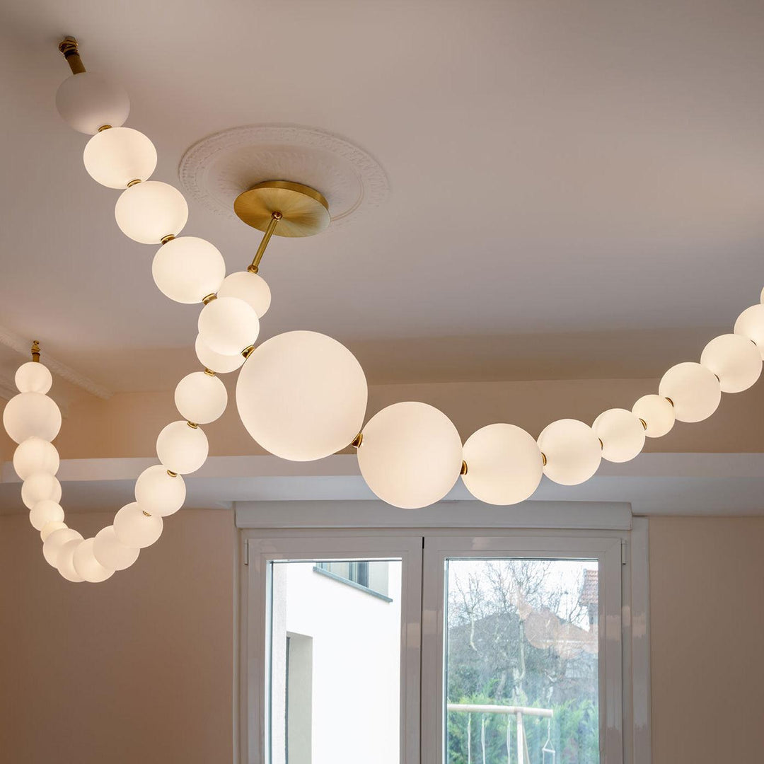 Pearl Necklace Balls Chandelier - Vakkerlight