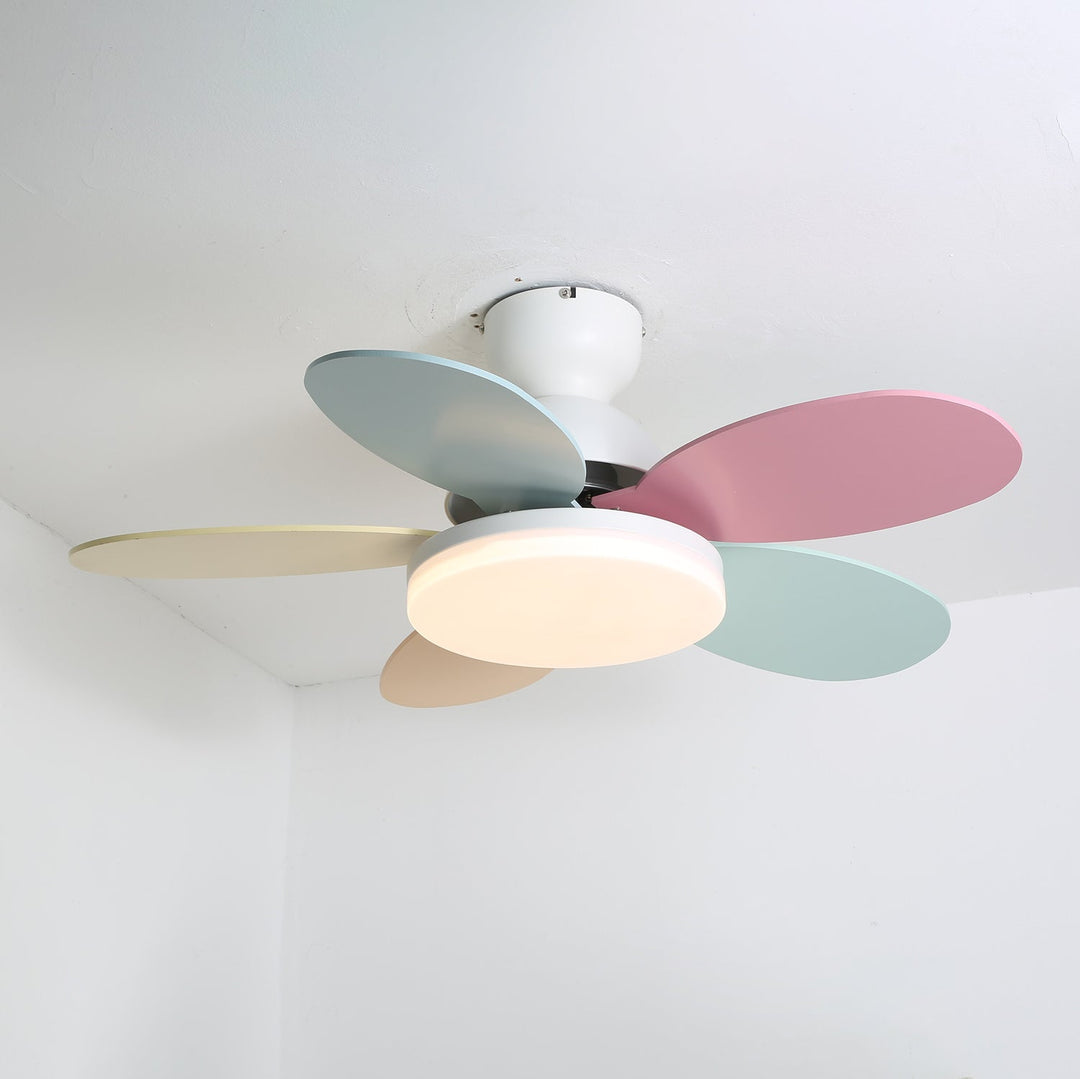 Petalo Ceiling Fan Light - Vakkerlight
