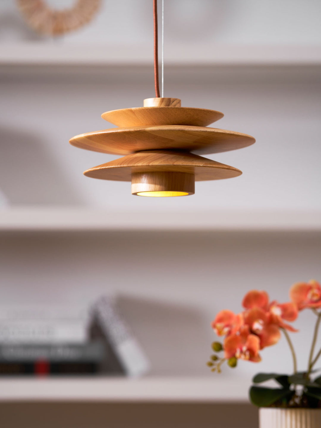 Cascade Wooden Disc Pendant Lamp - Vakkerlight