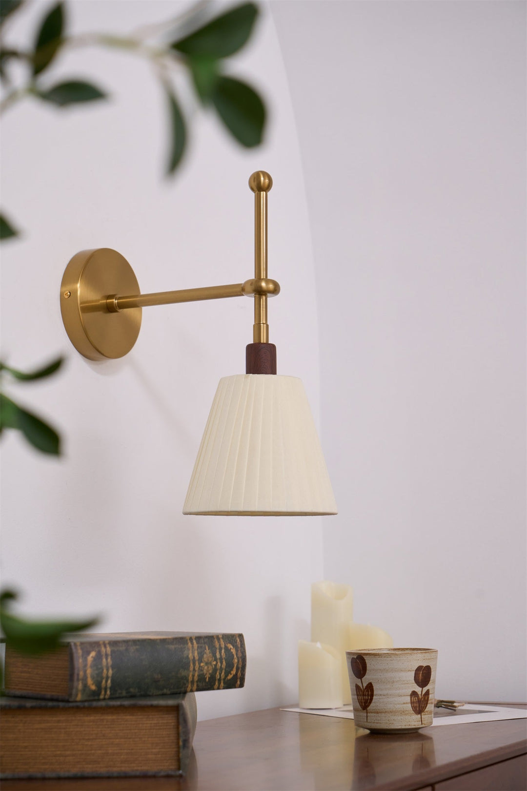 Pleated Fabric Wall Lamp